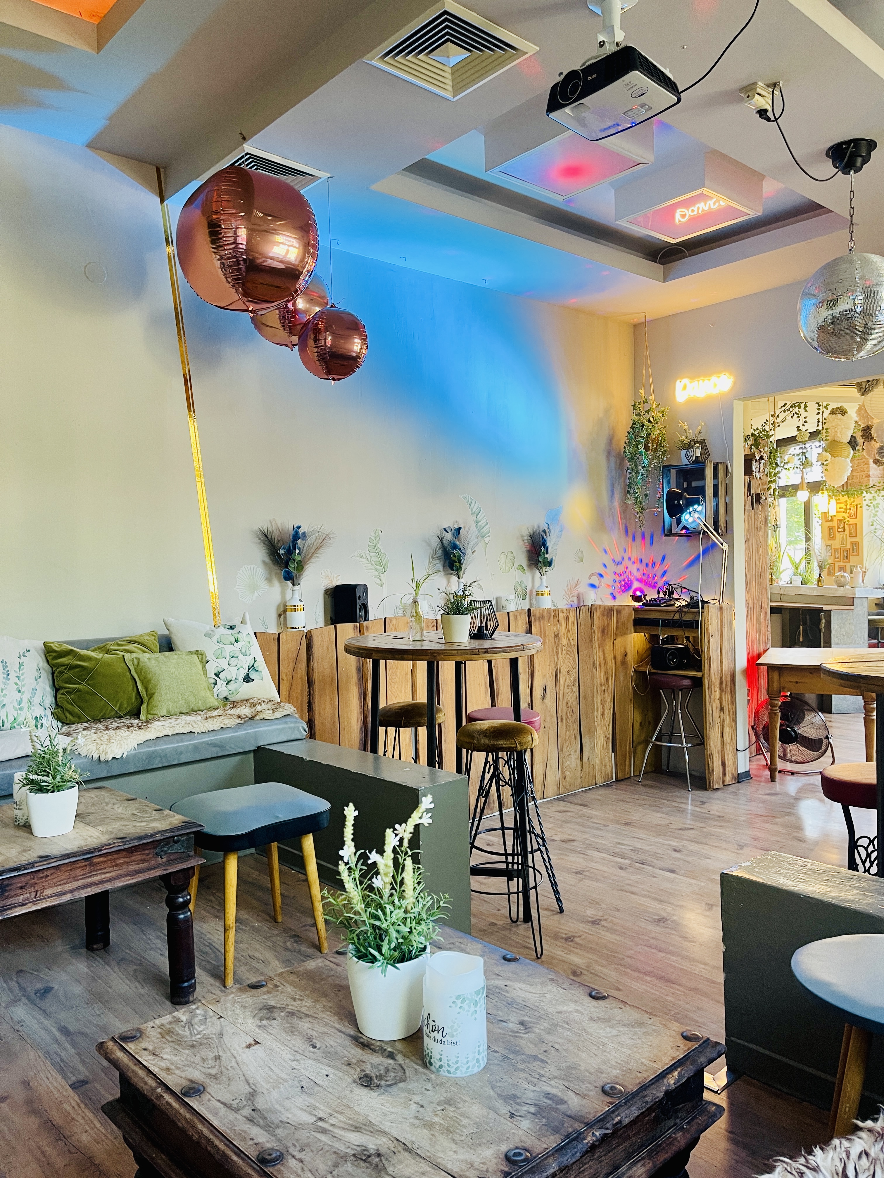 SALON zur Petra mit Dekoration
